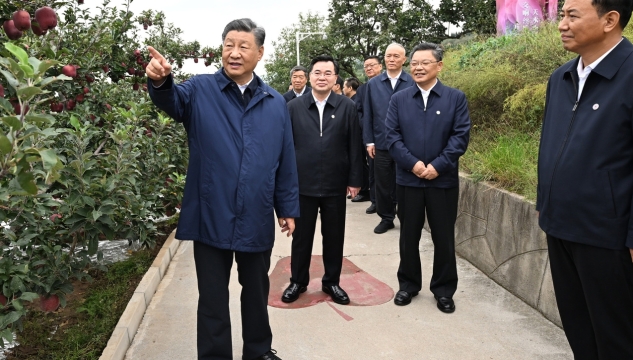  总书记刚刚来过这里丨发展特色现代山地果业，日子越过越红火